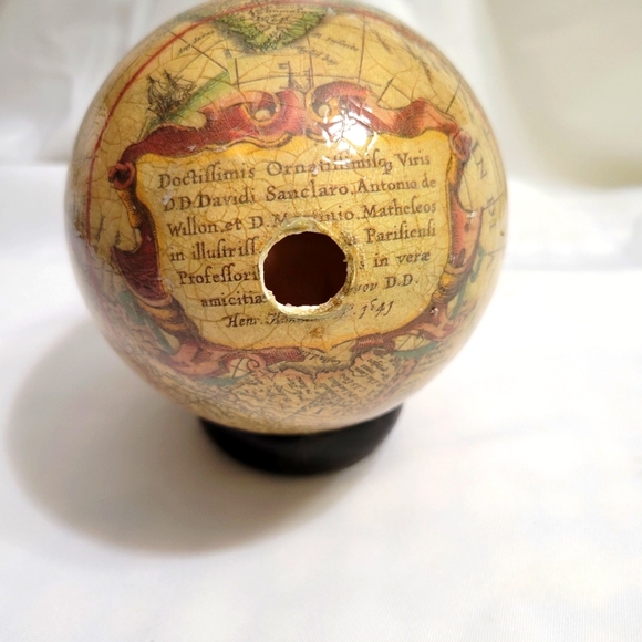 Handmade Decoupage Old World Map ostrich egg - Picture 5 of 7